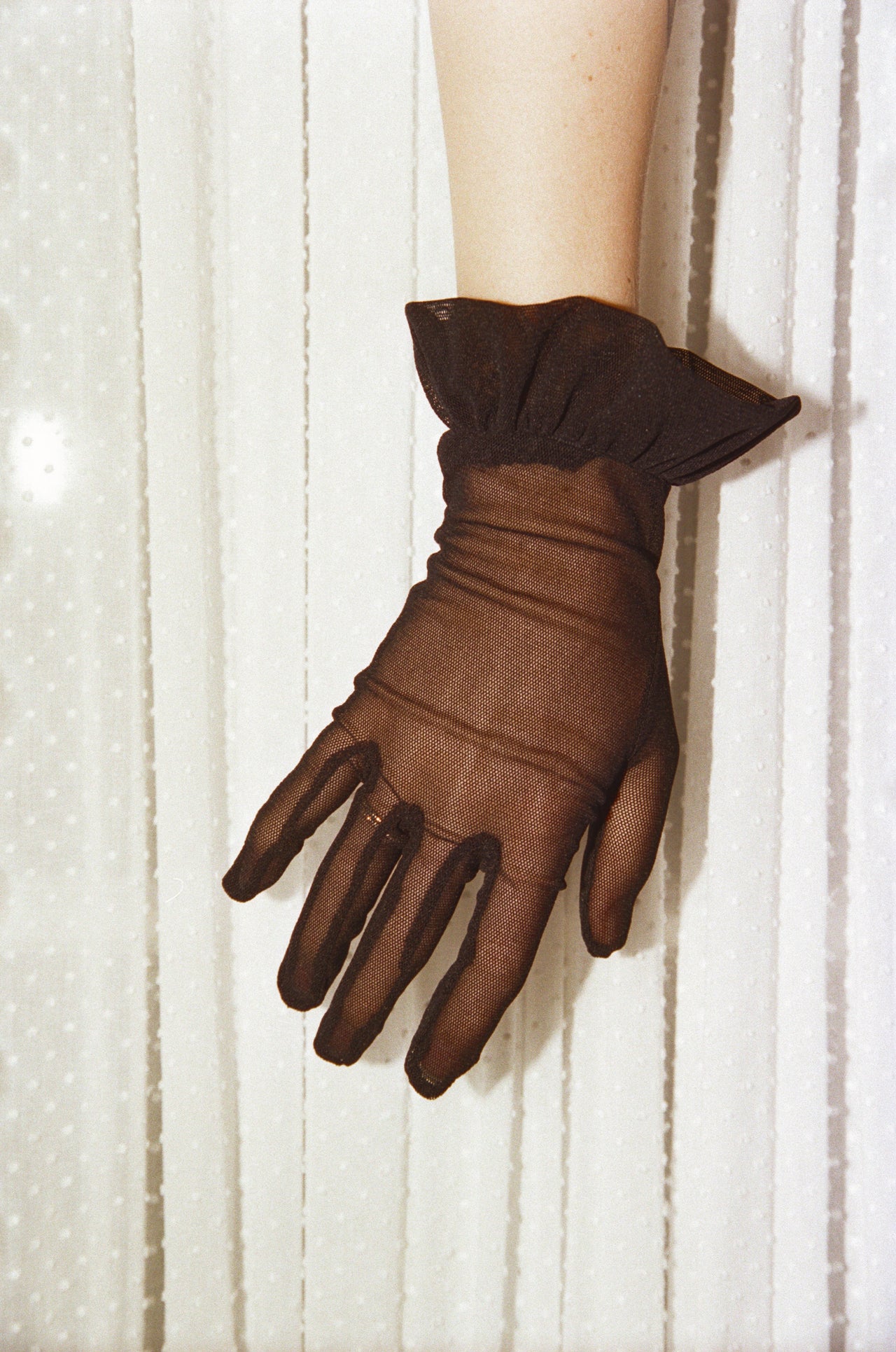 Ruffled Wrist Glove | Noir